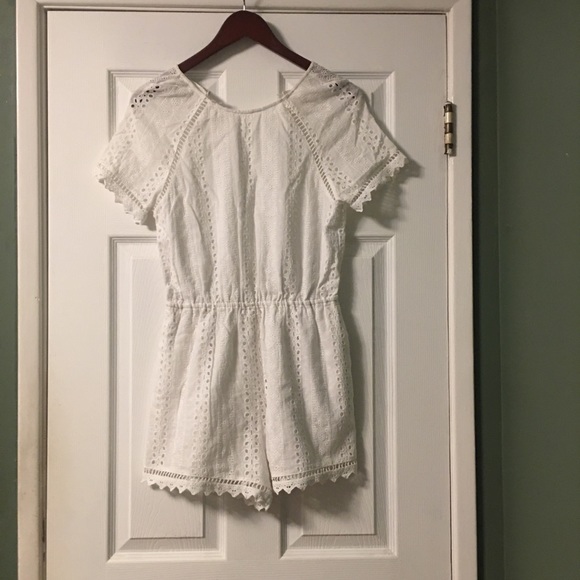J.O.A. White Eyelet Romper Size Small - Picture 3 of 15